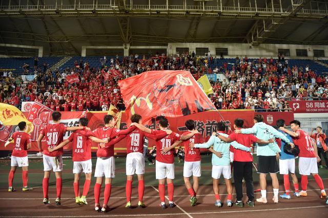 一场1-1让瓜帅气炸了，曼城急速陨落，争冠形势大变，阿森纳笑纳