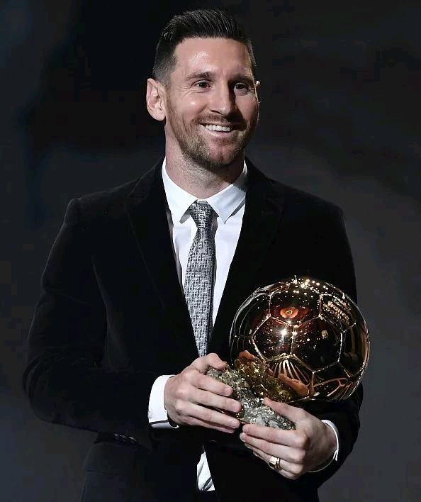 官方：莱斯特城租借雷恩中场乔丹-詹姆斯