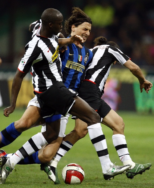 上海申花宣布38岁于汉超正式退役